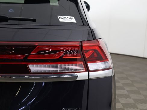 Used 2024 Volkswagen Atlas Cross Sport SEL image 20