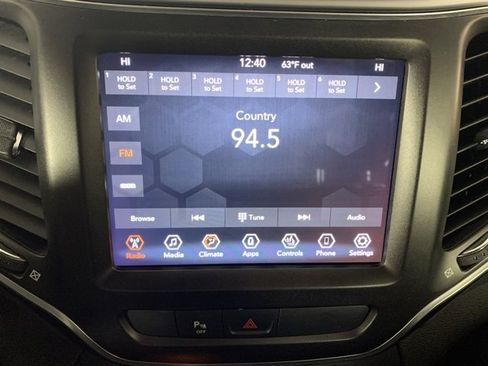 Used 2020 Jeep Cherokee Trailhawk w/ Cold Weather Group image 10