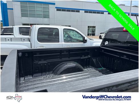 Used 2017 Chevrolet Colorado LT RWD image 8