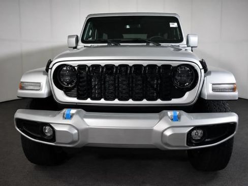 Used 2024 Jeep Wrangler High Altitude AWD/4WD image 2