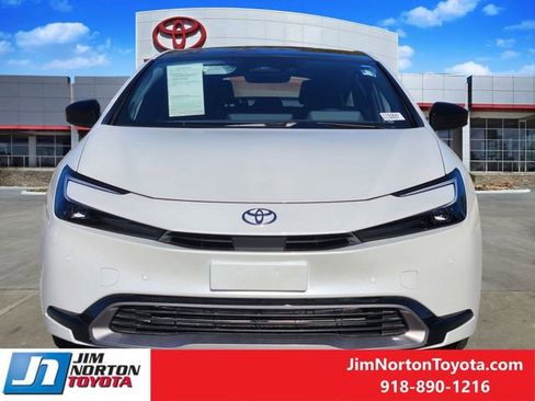 Used 2025 Toyota Prius Limited image 2
