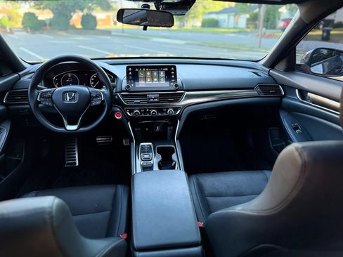 Used 2019 Honda Accord Sport image 13