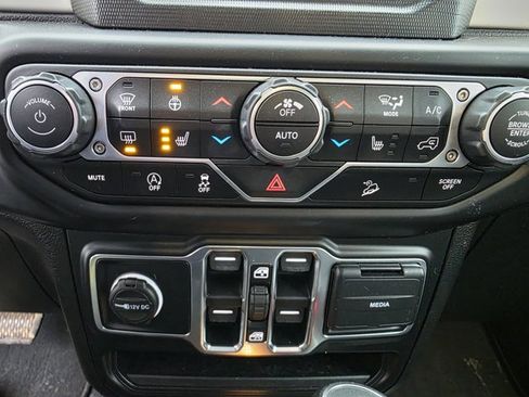 Used 2021 Jeep Wrangler Unlimited Islander image 8