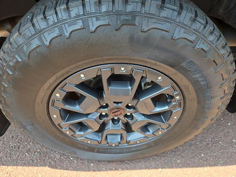 Used 2023 Nissan Frontier PRO-4X AWD/4WD image 10