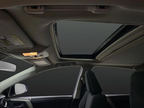 Used 2018 Toyota RAV4 XLE image 7