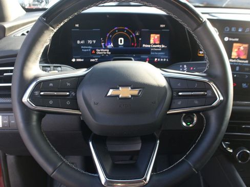 Used 2025 Chevrolet Traverse High Country AWD/4WD image 19