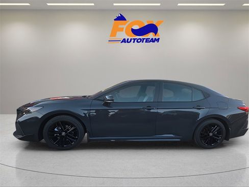 New 2026 Toyota Camry SE image 2