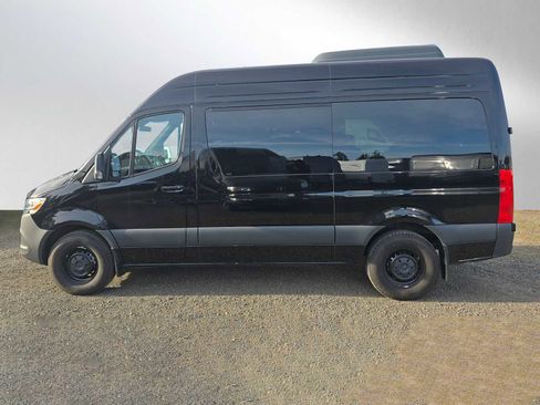 Used 2025 Mercedes-Benz Sprinter 2500 image 6