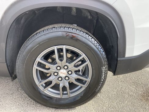 Used 2025 GMC Acadia Elevation image 19