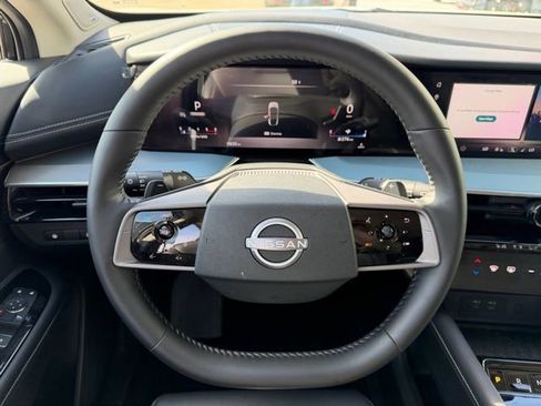 Used 2025 Nissan Murano SL image 17