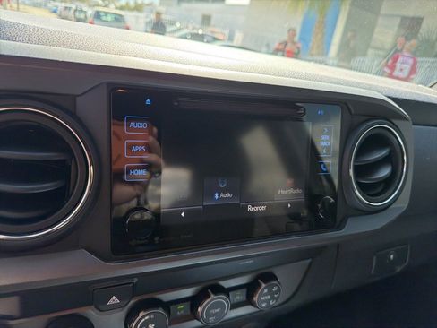 Used 2019 Toyota Tacoma TRD Off-Road w/ Technology Package image 21