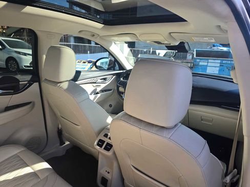 Used 2021 Buick Envision Avenir w/ Technology Package II image 15