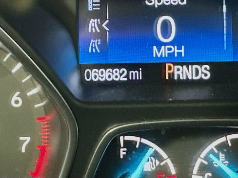 Used 2019 Ford Escape Titanium FWD image 14
