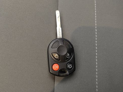 Used 2016 Ford Escape SE w/ Equipment Group 201A FWD image 32
