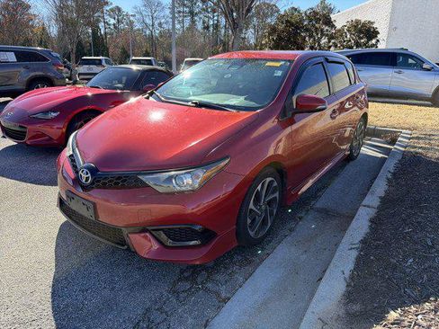 Certified 2018 Toyota Corolla iM image 1