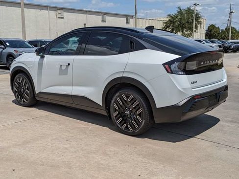 New 2026 Nissan Leaf Platinum+ FWD image 8