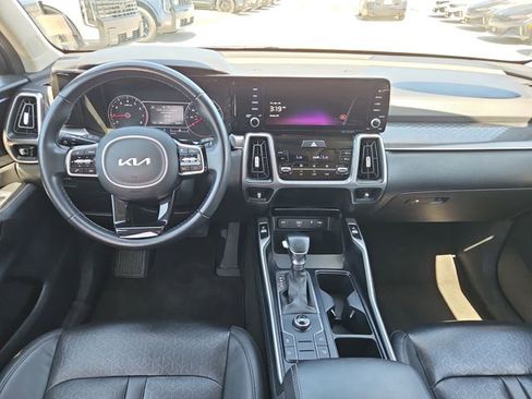 Used 2023 Kia Sorento S w/ Panoramic Sunroof Package FWD image 7