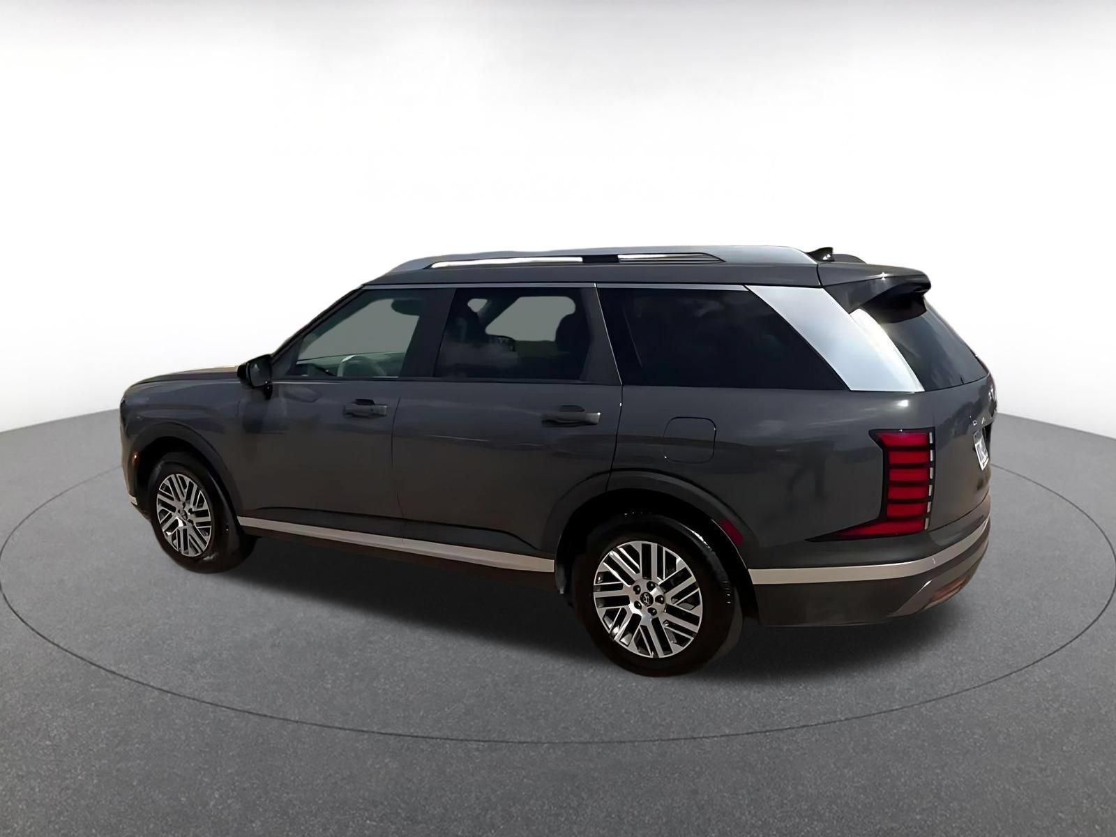 Used 2026 Hyundai Palisade SEL FWD image 9