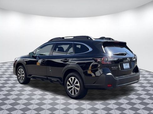 Used 2023 Subaru Outback Premium AWD/4WD image 5