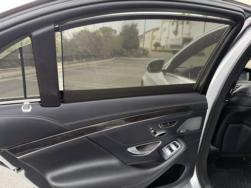 Used 2016 Mercedes-Benz S 550 Sedan image 23
