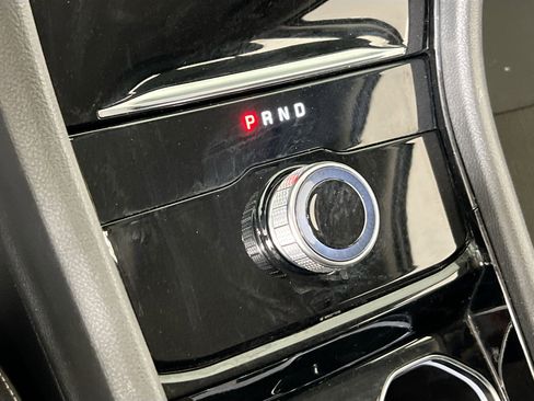 Used 2023 Jeep Grand Cherokee Laredo AWD/4WD image 16