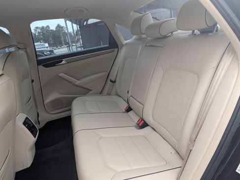Used 2018 Volkswagen Passat 2.0T SE image 13