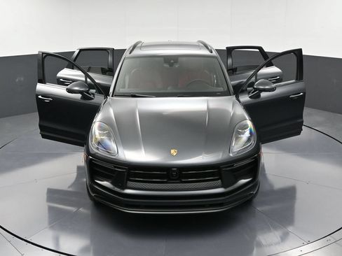 Certified 2026 Porsche Macan AWD/4WD image 34