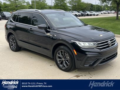 Used 2023 Volkswagen Tiguan SE w/ Panoramic Sunroof Package