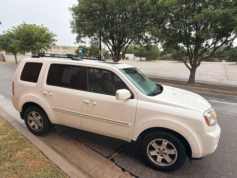 Used 2011 Honda Pilot Touring image 4