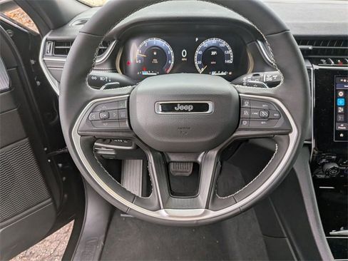 New 2025 Jeep Grand Cherokee Altitude image 19