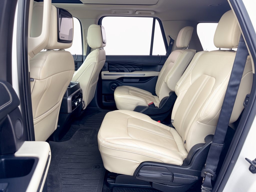 Used 2018 Ford Expedition Max Platinum RWD image 25