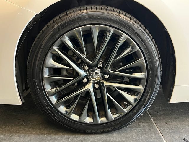 Used 2018 Lexus ES 350 w/ Luxury Package w/Wood Trim FWD image 9