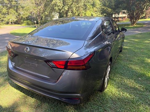 Used 2019 Nissan Altima 2.5 S FWD image 7
