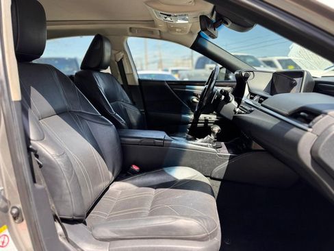 Used 2019 Lexus ES 350 Ultra Luxury FWD image 23