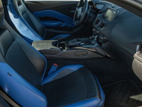 Used 2020 Aston Martin V8 Vantage Coupe image 31