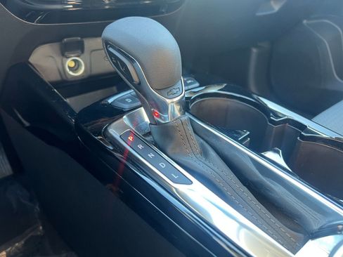 Used 2025 Chevrolet Trax LT image 39