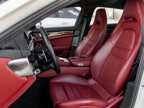 Used 2023 Porsche Panamera Turbo S Executive image 5