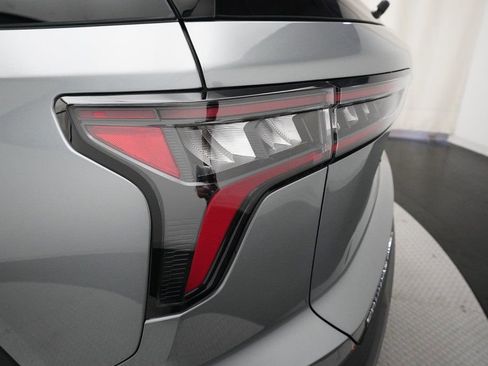 Certified 2025 Chevrolet Equinox LT image 31