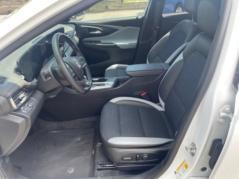 Used 2024 Buick Envista Preferred w/ Convenience I Package FWD image 13