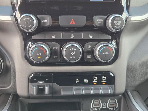 Used 2022 RAM 1500 Big Horn AWD/4WD image 13
