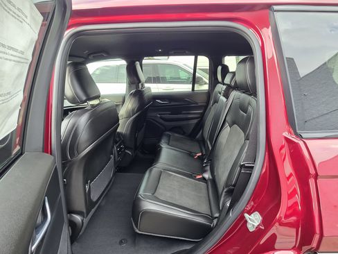 New 2025 Jeep Grand Cherokee Altitude RWD image 15