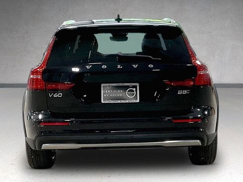 Certified 2025 Volvo V60 B5 Cross Country Ultra AWD/4WD image 5