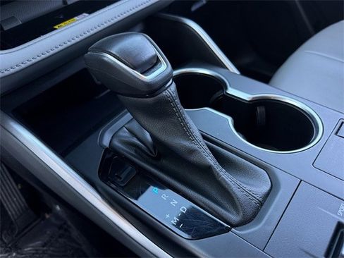 Used 2023 Toyota Highlander XLE image 20