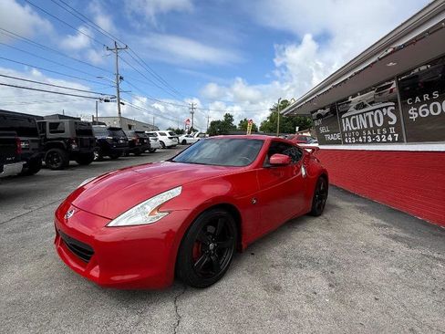 Used 2011 Nissan 370Z Coupe RWD image 5