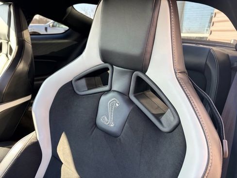 Used 2020 Ford Mustang Shelby GT500 w/ Technology Package image 12