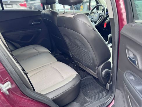 Used 2016 Chevrolet Trax LT w/ LT Convenience Package image 16