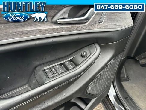 Used 2023 Jeep Grand Cherokee L Limited w/ Black Appearance Package AWD/4WD image 18