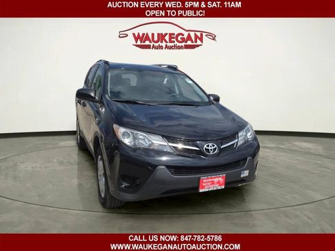Used 2014 Toyota RAV4 LE FWD image 3