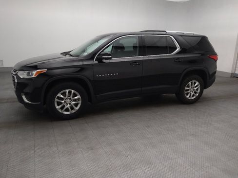 Used 2018 Chevrolet Traverse LT image 2
