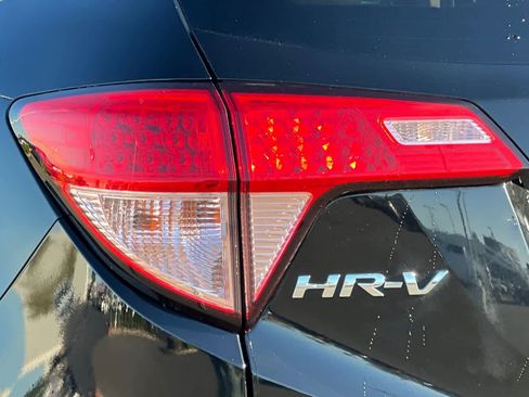 Used 2017 Honda HR-V EX image 31